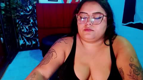 Snapshot of moon_sunflowers chatting on November 2025 11:49:02 PM moon_sunflowers online show from November 2025 11:49:02 PM