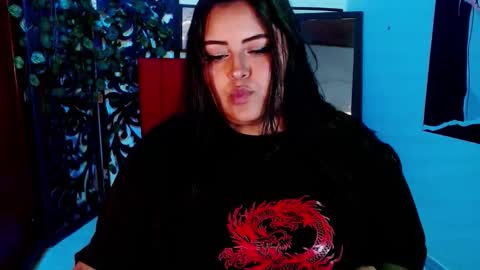 Snapshot of moon_sunflowers chatting on December 2025 11:47:02 PM moon_sunflowers online show from December 2025 11:47:02 PM