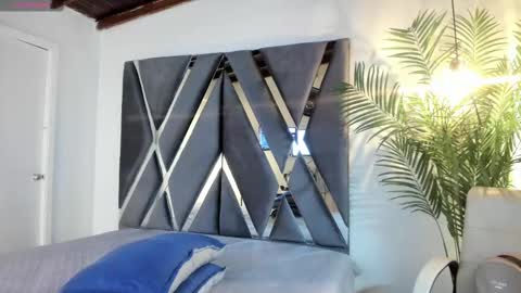 Luna  online show from September 2025 05:58:01 PM