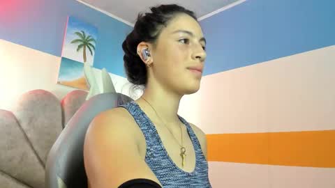 Snapshot of moon_winy chatting on October 2025 11:32:02 AM Winy online show from October 2025 11:32:02 AM