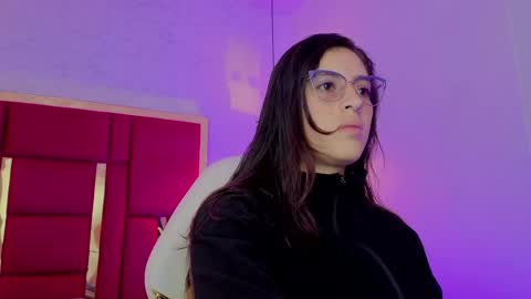 Snapshot of moon_winy chatting on April 2026 12:00:02 PM Winy online show from April 2026 12:00:02 PM