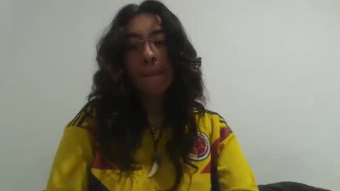 Snapshot of moonandzukko chatting on March 2026 12:34:02 AM moonandzukko online show from March 2026 12:34:02 AM