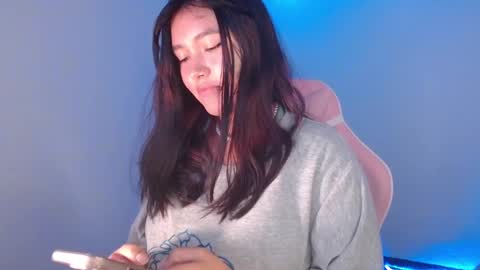 Snapshot of moonbella_bell chatting on December 2024 11:51:01 PM bell online show from December 2024 11:51:01 PM