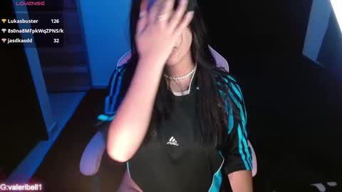 Snapshot of moonbella_bell chatting on December 2024 06:19:02 AM bell online show from December 2024 06:19:02 AM