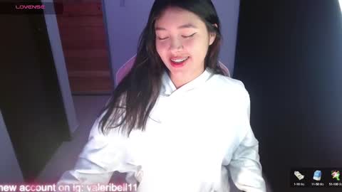 Snapshot of moonbella_bell chatting on January 2025 03:04:02 AM bell online show from January 2025 03:04:02 AM