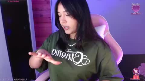 Snapshot of moonbella_bell chatting on September 2025 06:04:01 AM bell online show from September 2025 06:04:01 AM