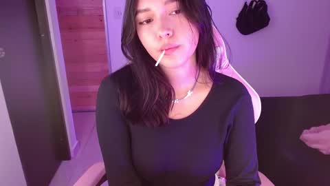 Snapshot of moonbella_bell chatting on September 2025 06:06:02 AM bell online show from September 2025 06:06:02 AM