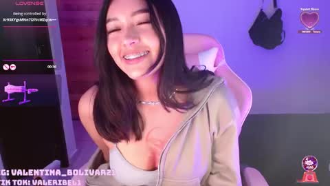 Snapshot of moonbella_bell chatting on October 2025 05:50:02 AM bell online show from October 2025 05:50:02 AM