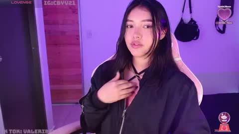 Snapshot of moonbella_bell chatting on October 2025 10:00:01 PM bell online show from October 2025 10:00:01 PM