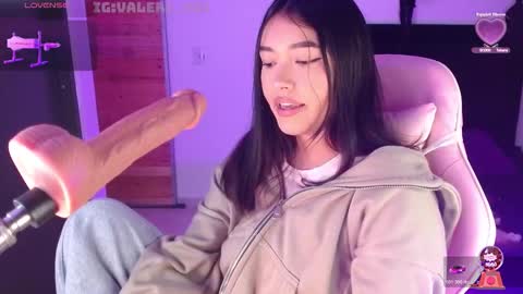 Snapshot of moonbella_bell chatting on November 2025 05:32:02 AM bell online show from November 2025 05:32:02 AM