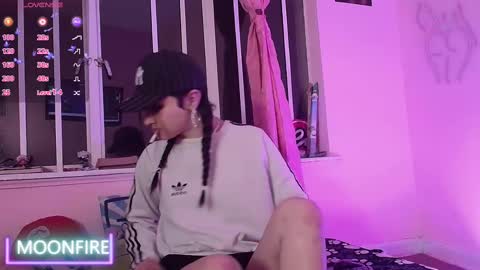 Snapshot of moonfiredance chatting on March 2025 05:50:02 AM Nicky online show from March 2025 05:50:02 AM