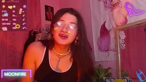 Snapshot of moonfiredance chatting on September 2025 07:34:01 AM Nicky online show from September 2025 07:34:01 AM