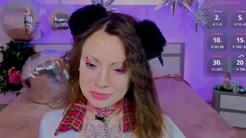 Snapshot of moonhaze_ chatting on April 2026 11:29:02 AM Erica online show from April 2026 11:29:02 AM