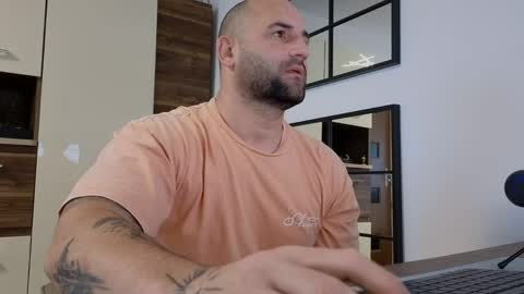 Snapshot of moonjoey chatting on April 2026 05:54:01 AM Twitterjoe dominik online show from April 2026 05:54:01 AM