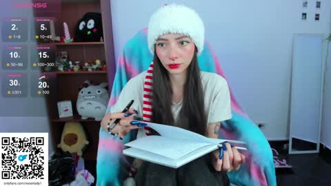 Snapshot of moonlady_ chatting on December 2024 09:09:02 PM MOON online show from December 2024 09:09:02 PM