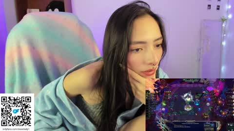 Snapshot of moonlady_ chatting on January 2025 08:50:01 AM MOON online show from January 2025 08:50:01 AM