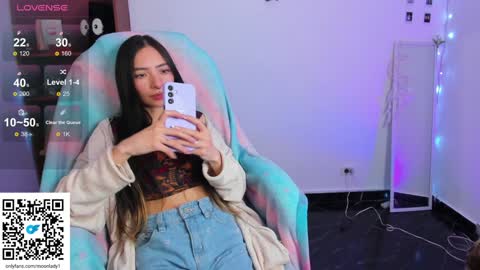 Snapshot of moonlady_ chatting on January 2025 02:15:02 AM MOON online show from January 2025 02:15:02 AM