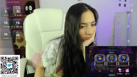 Snapshot of moonlady_ chatting on January 2025 06:06:02 AM MOON online show from January 2025 06:06:02 AM