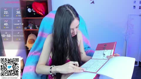 Snapshot of moonlady_ chatting on January 2025 01:33:01 AM MOON online show from January 2025 01:33:01 AM