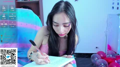 Snapshot of moonlady_ chatting on February 2025 02:25:02 AM MOON online show from February 2025 02:25:02 AM