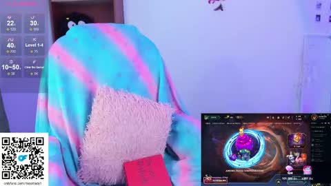 Snapshot of moonlady_ chatting on February 2025 02:25:01 AM MOON online show from February 2025 02:25:01 AM