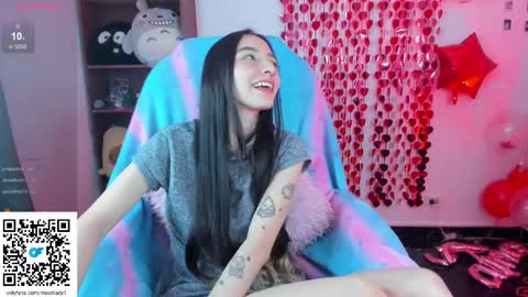 Snapshot of moonlady_ chatting on March 2025 05:33:02 AM MOON online show from March 2025 05:33:02 AM