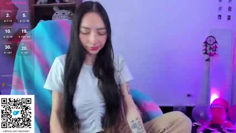 Snapshot of moonlady_ chatting on March 2025 10:10:02 PM MOON online show from March 2025 10:10:02 PM