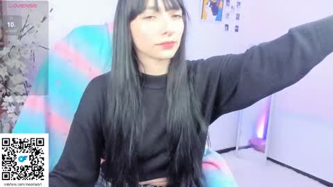 Snapshot of moonlady_ chatting on September 2025 02:33:01 AM MOON online show from September 2025 02:33:01 AM