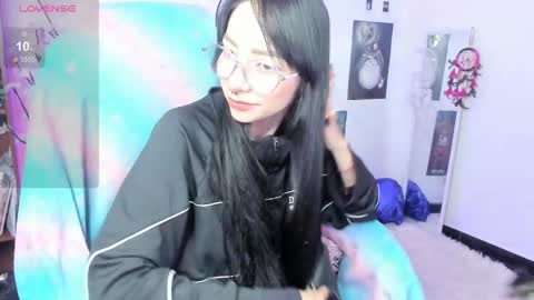 Snapshot of moonlady_ chatting on December 2025 02:49:01 AM MOON online show from December 2025 02:49:01 AM