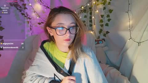 Snapshot of moonlight__lovers chatting on December 2024 01:24:02 PM Dana online show from December 2024 01:24:02 PM