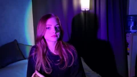 Snapshot of moonlightmaya chatting on October 2025 07:14:01 PM Maya online show from October 2025 07:14:01 PM