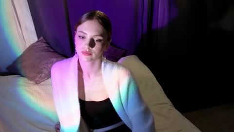 Snapshot of moonlightmaya chatting on October 2025 07:58:02 PM Maya online show from October 2025 07:58:02 PM