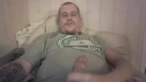 Snapshot of moonlines chatting on December 2024 03:25:02 PM BouncyBoner online show from December 2024 03:25:02 PM