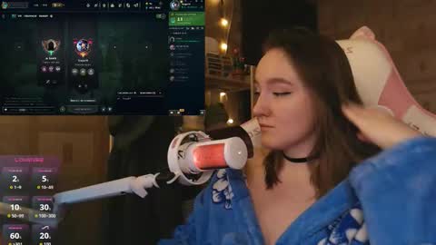 Snapshot of moonlish_siren chatting on March 2026 06:44:02 PM Katrin online show from March 2026 06:44:02 PM