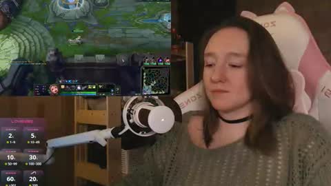 Snapshot of moonlish_siren chatting on March 2026 07:20:02 PM Katrin online show from March 2026 07:20:02 PM