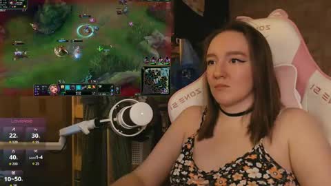 Snapshot of moonlish_siren chatting on April 2026 09:23:01 PM Katrin online show from April 2026 09:23:01 PM