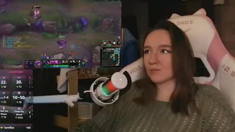 Snapshot of moonlish_siren chatting on April 2026 08:09:02 PM Katrin online show from April 2026 08:09:02 PM