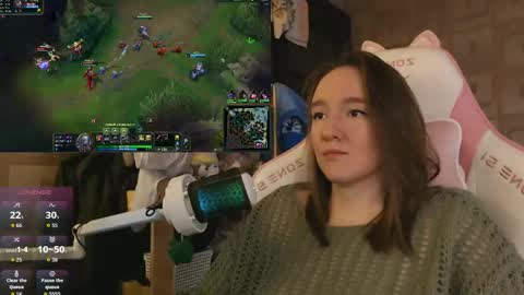 Snapshot of moonlish_siren chatting on April 2026 09:23:01 AM Katrin online show from April 2026 09:23:01 AM