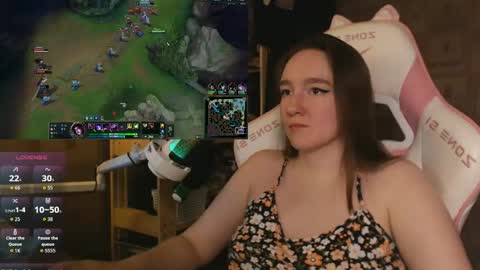 Snapshot of moonlish_siren chatting on April 2026 08:48:02 PM Katrin online show from April 2026 08:48:02 PM