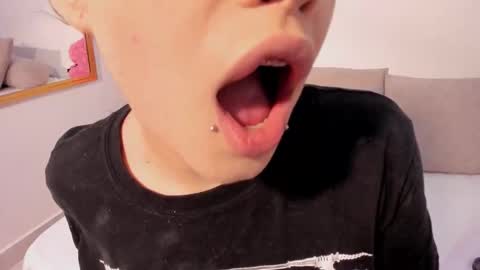 Kitty online show from December 2025 08:07:02 PM