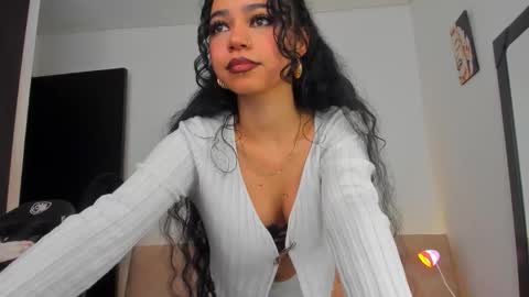 Snapshot of moonmadison chatting on March 2026 04:07:02 PM Madison online show from March 2026 04:07:02 PM