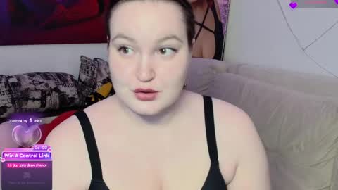 Snapshot of moonshinelady chatting on March 2026 09:51:01 PM Kate online show from March 2026 09:51:01 PM