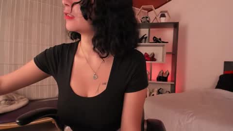 Snapshot of moony_14 chatting on January 2026 12:42:01 PM Michelle online show from January 2026 12:42:01 PM