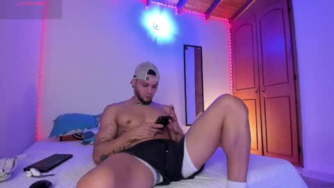 morenosiam online show from October 2025 09:15:01 PM