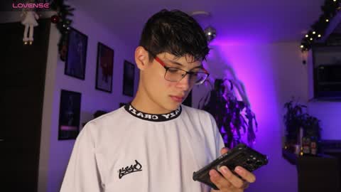 Snapshot of morgan_hiller chatting on January 2025 01:30:01 AM   online show from January 2025 01:30:01 AM