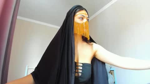Snapshot of moroccan_diamond_ chatting on February 2026 07:41:02 AM Medina online show from February 2026 07:41:02 AM
