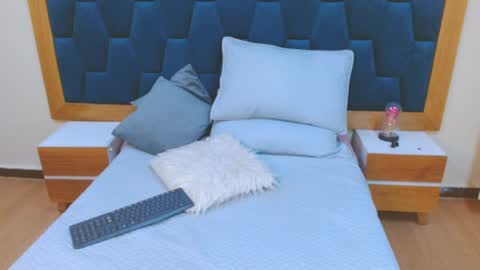 Snapshot of morrigan_luxus chatting on April 2026 06:53:01 PM morrigan_luxus online show from April 2026 06:53:01 PM