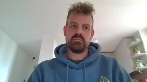 Snapshot of morritz chatting on May 2026 01:27:02 PM morritz online show from May 2026 01:27:02 PM