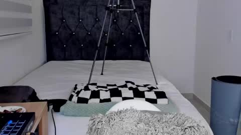 Snapshot of morthy_downey chatting on April 2026 12:12:01 AM Morthy online show from April 2026 12:12:01 AM