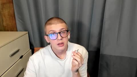 Snapshot of mortywithlove chatting on December 2025 04:18:02 AM Morty online show from December 2025 04:18:02 AM